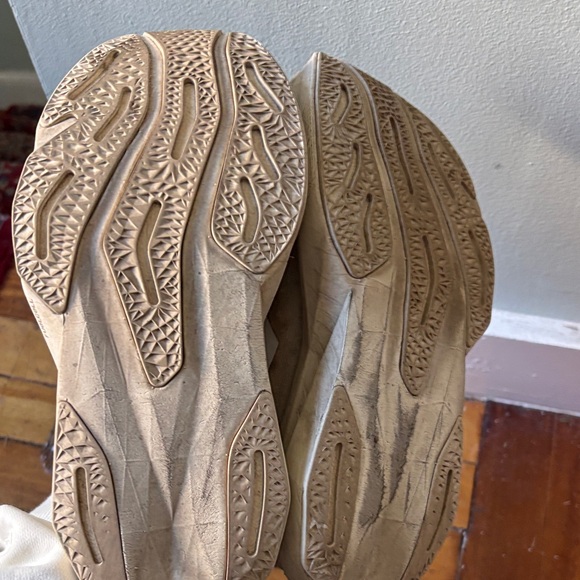 New Balance FuelCell Rebel v4 - Picture 4 of 5